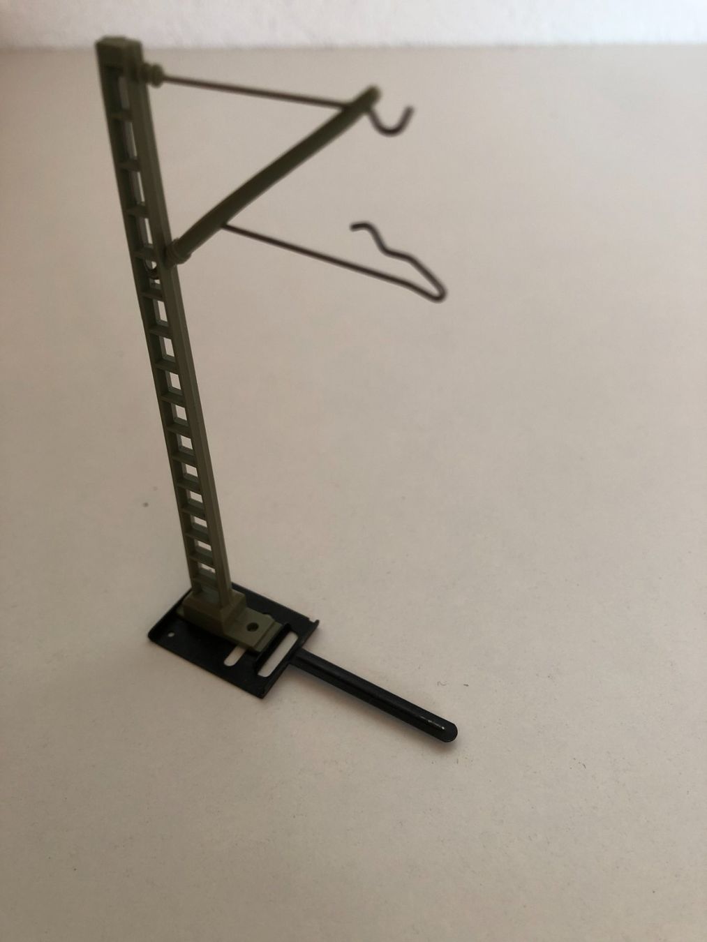 Märklin Modellini di ferrovie: Märklin H0 7509 Oberleitungsmast – Usato da Rodersdorf venduto da Joerg11 1