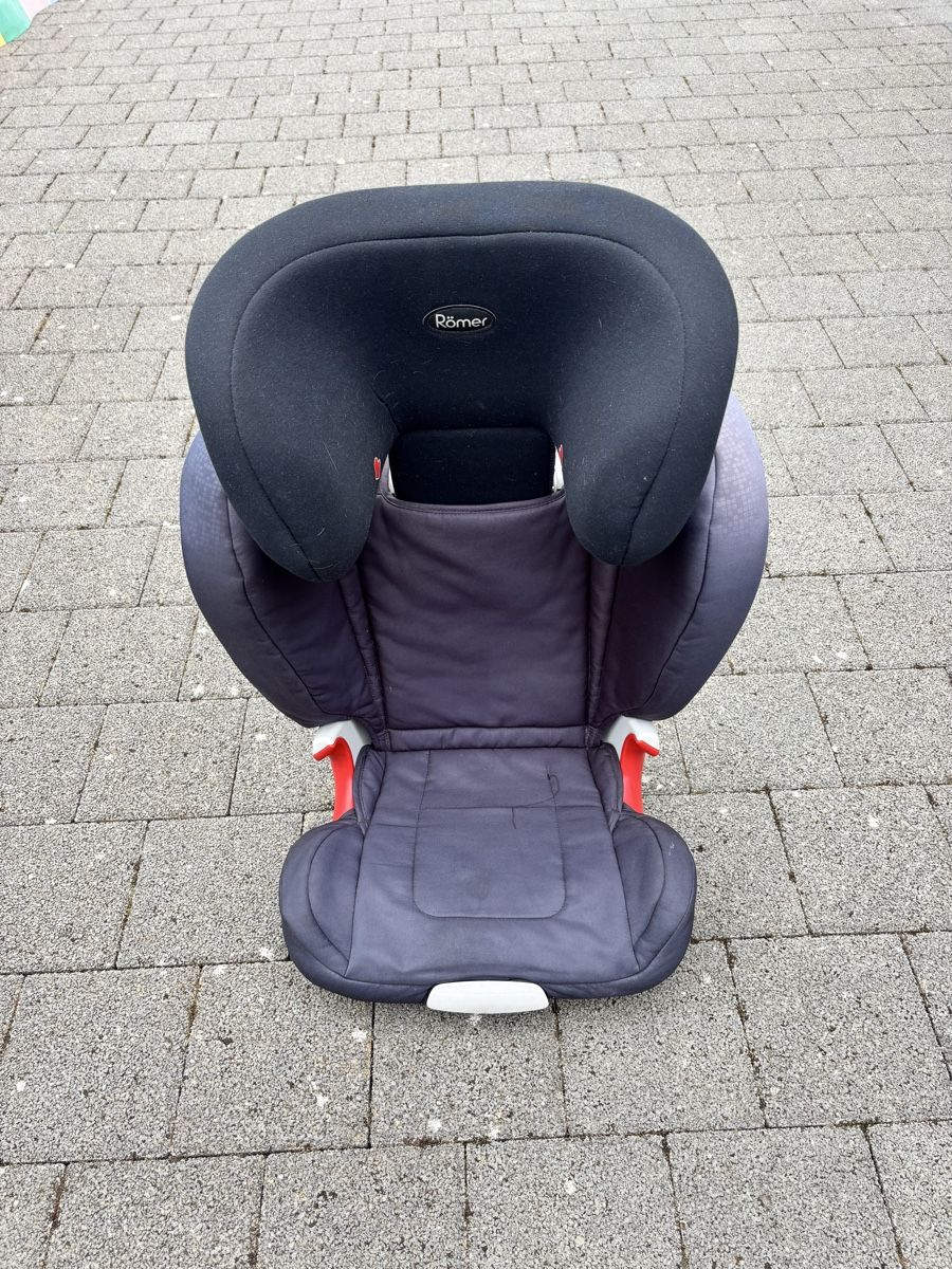 Britax Römer Seggiolini per auto: Römer Kidfix XP Kindersitz mit Isofix – Usato da Hasle b. Burgdorf venduto da Unihockeyler