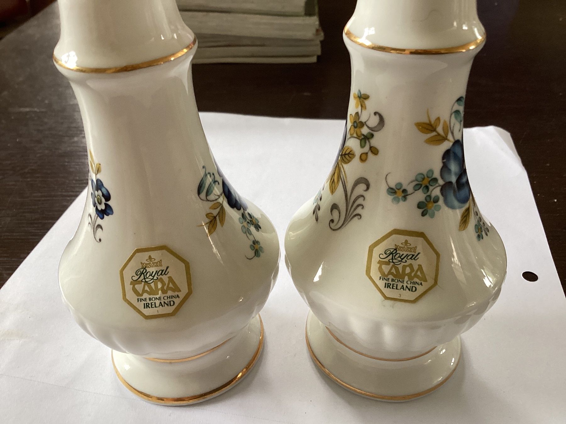 Set di piatti: Tara salt & Pepper holders Ireland – Usato da Bursinel venduto da don_ccb9 1