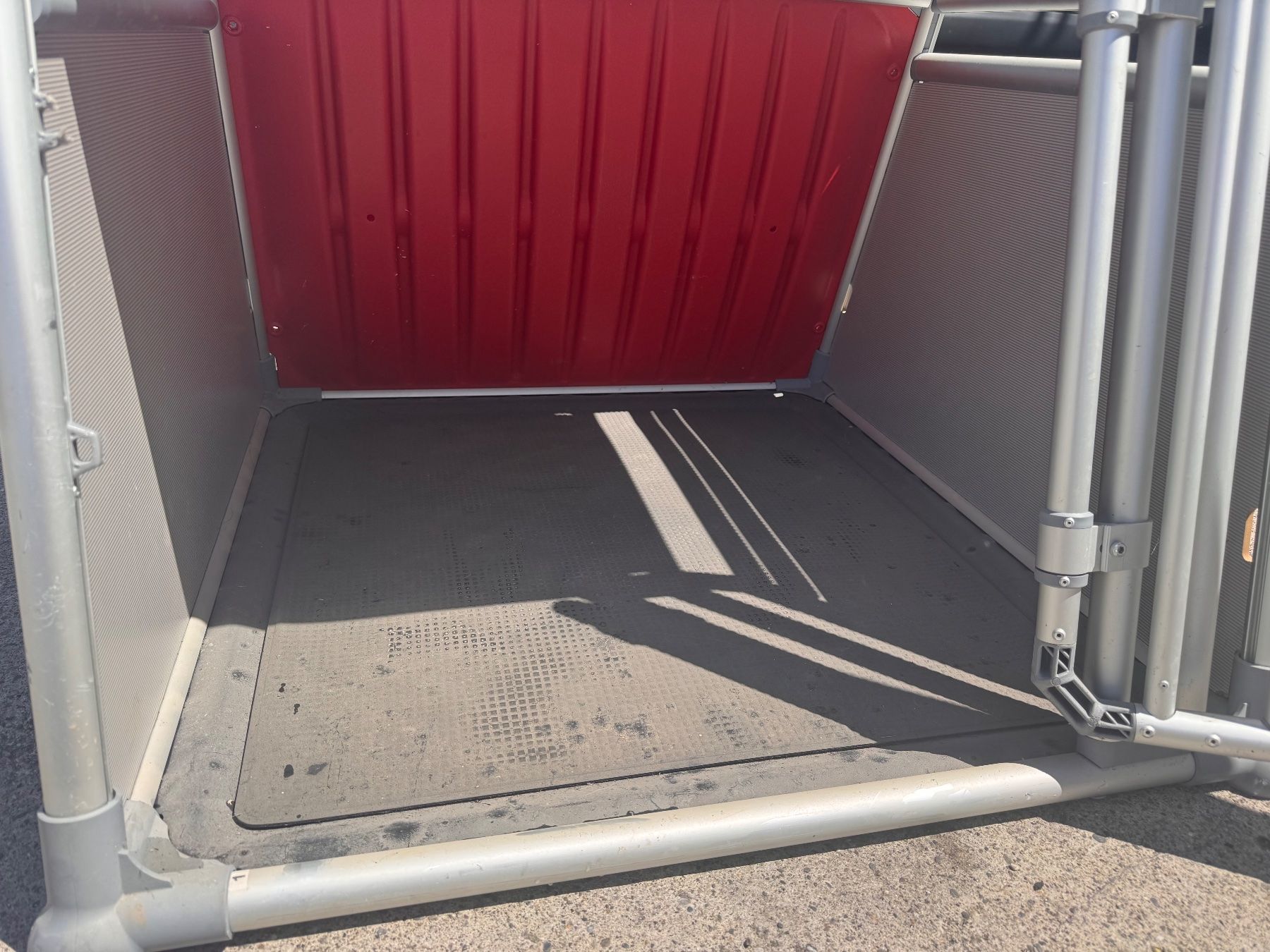 Cages, transport & sécurité: Hundebox Grösse M – D'occasion à Zürich par Becklv 2