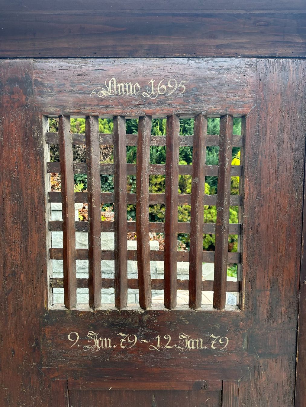 Porte: Antike Berner Bauernhaus Eingangstür von 1695 – Usato da Lugnorre venduto da remu62 3