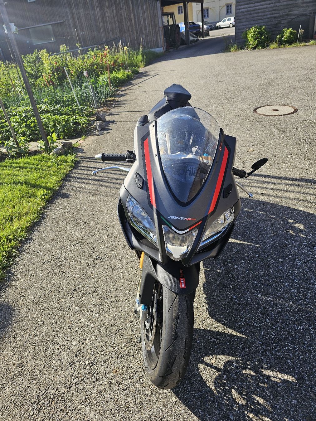 Aprilia Strada: Aprilia RSV4 RR  – Usato da Oensingen venduto da Onalmon 2