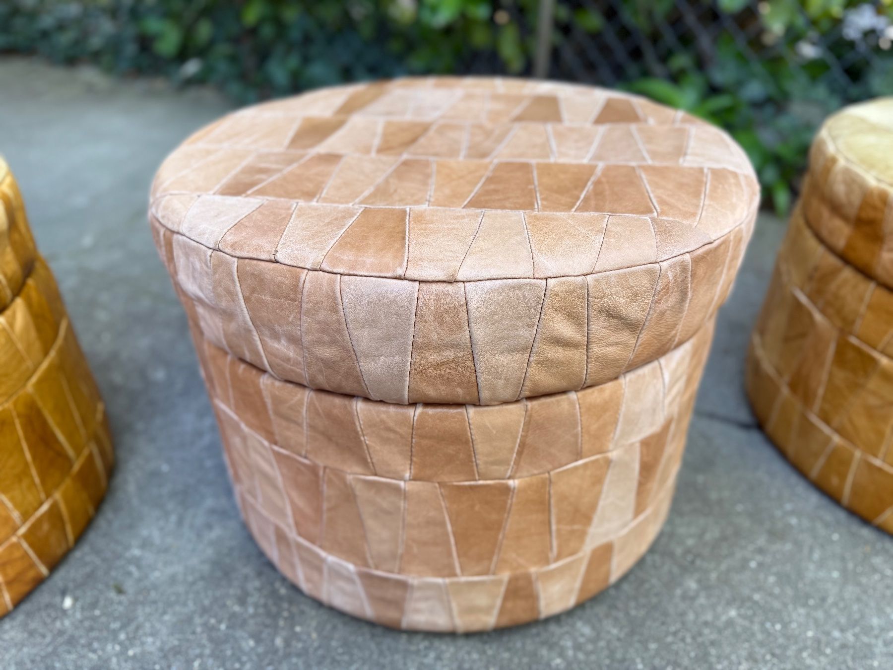 Hocker: Hocker Truhe Pouf // Leder // B – Gebraucht aus Schinznach-Dorf von mix 4