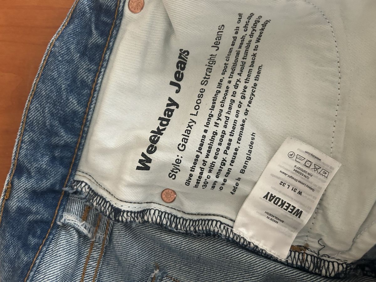 Weekday Jeans: Weekday Baggy Jeans – Usato da Zollikerberg venduto da sel_99lq 2