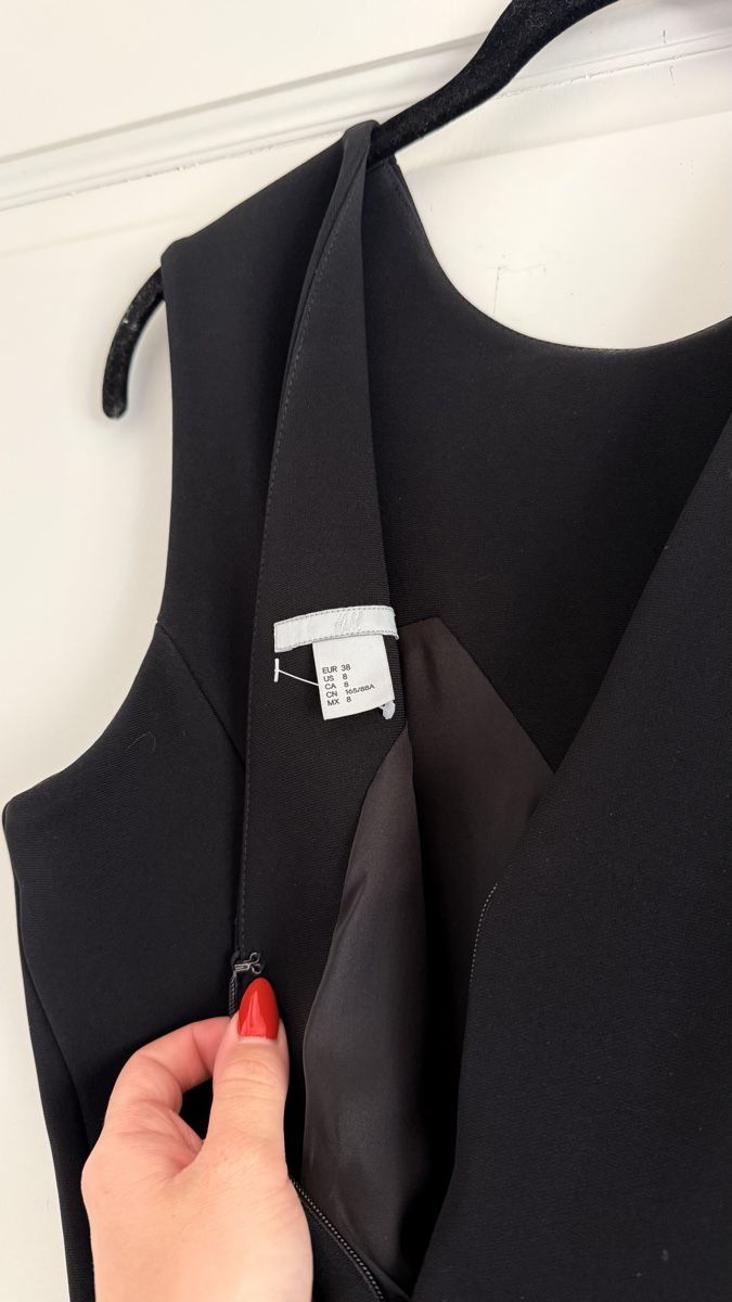 H&M Vestiti: H&M Little Black Dress – Nuovo (secondo la descrizione) da Corsier-sur-Vevey venduto da Kristina.Nova 7