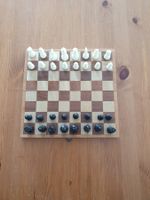 Schachspiel Holz mit Figuren klappbar gebraucht Zustand