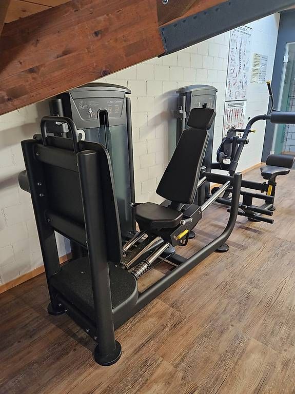 Hometrainer: Beinpresse / Wadenpresse mit Steckgewicht – Usato da Muotathal venduto da Sagerli01 1