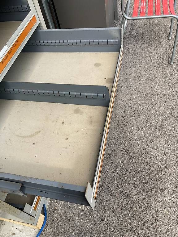 Armadi: Werkzeugschrank Vidmar – Usato da Liesberg Dorf venduto da Country1 8