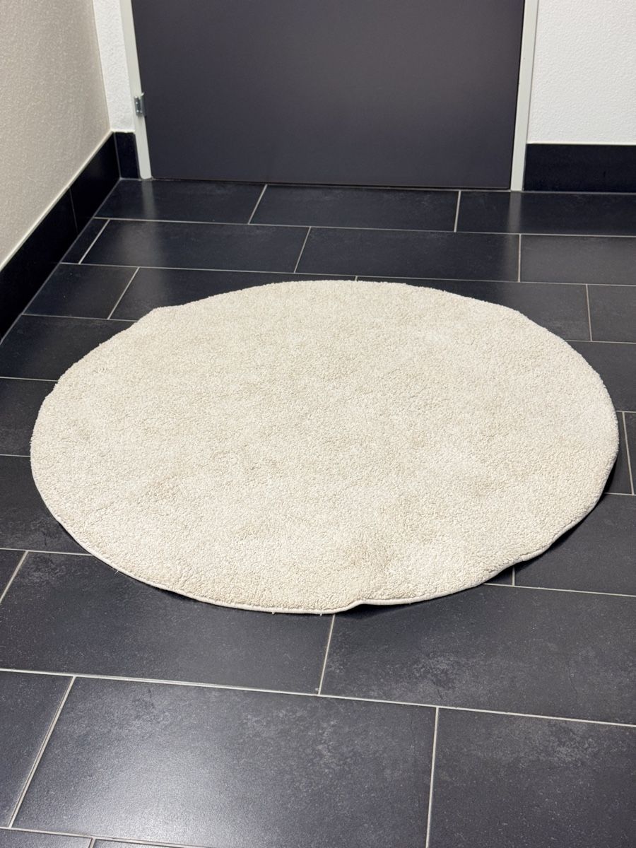 Ikea Tappeti: Schöner runder Teppich beige 130cm – Usato da Pfäffikon ZH venduto da michi_fluck
