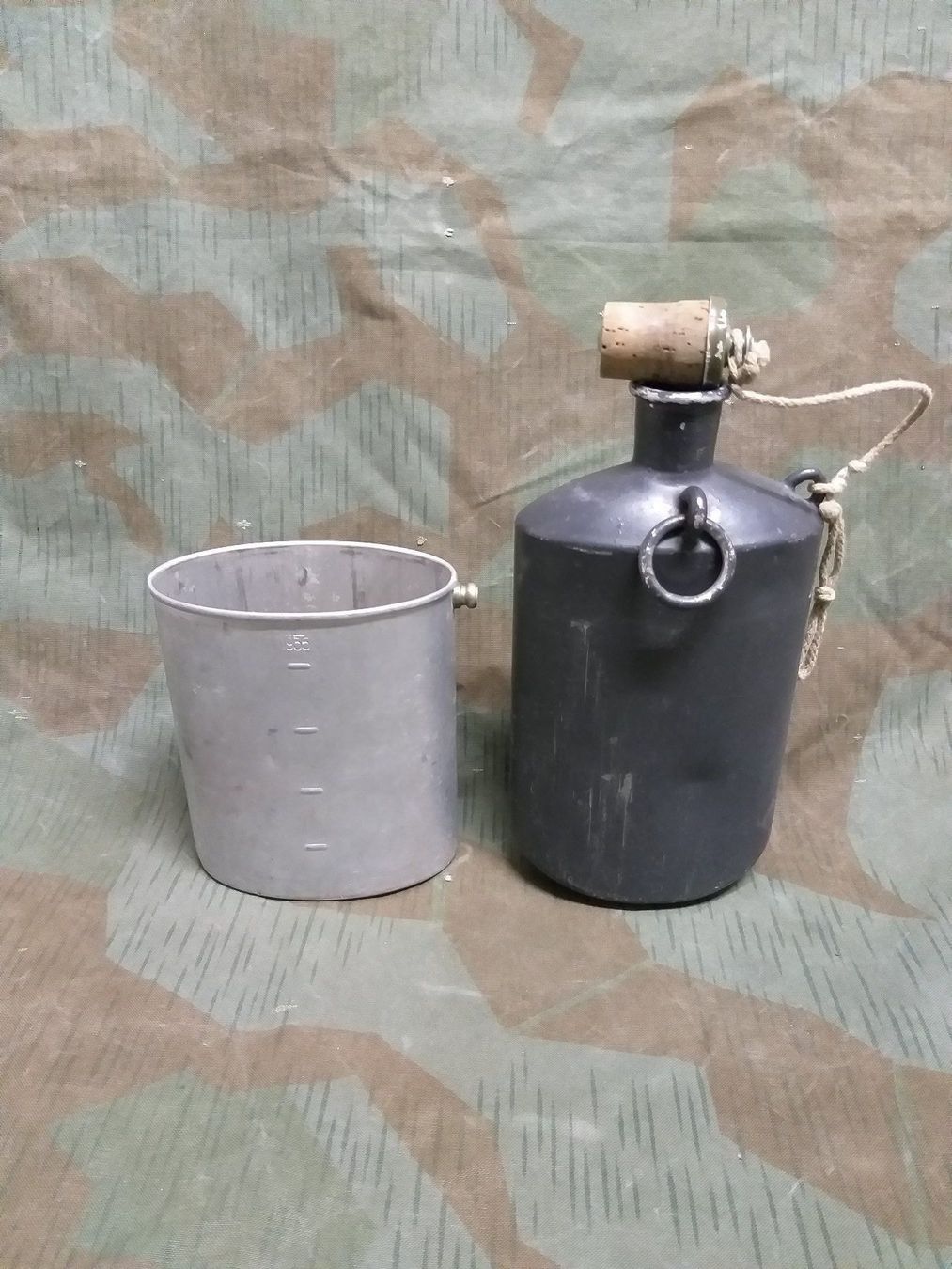 Schweizer Armee Attrezzatura & Pezzi di ricambio: Feldflasche Ord.1932/35 grau von MB 1941 – Usato da Bauma venduto da SwissMilitaria 1