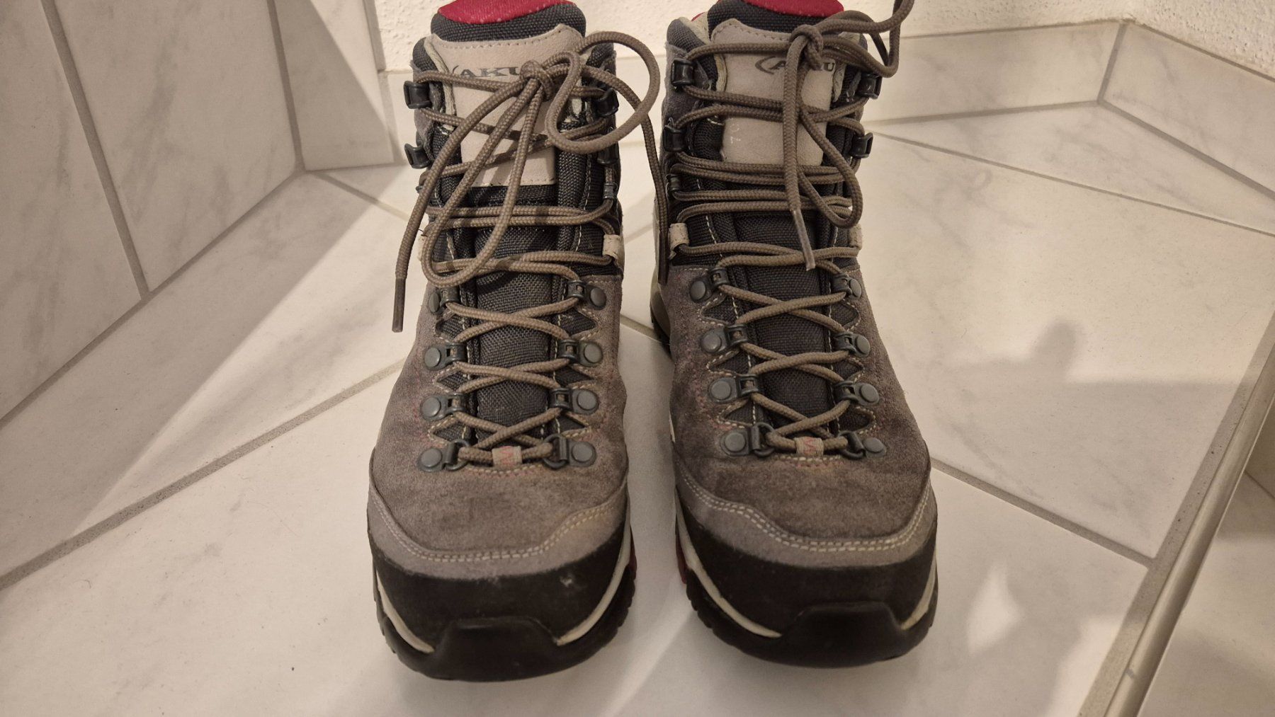 Aku Scarpe da donna: AKU Wanderschuhe Grösse 38 – Usato da Ossingen venduto da Cstrauss68 5