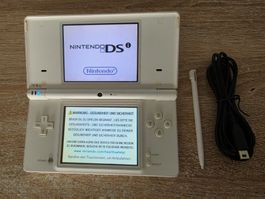 Nintendo DSi weiss mit Ladekabel