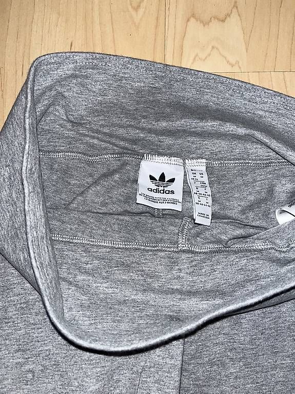 Leggings: Sportleggins Adidas M – Usato da Bern venduto da Ginocchi