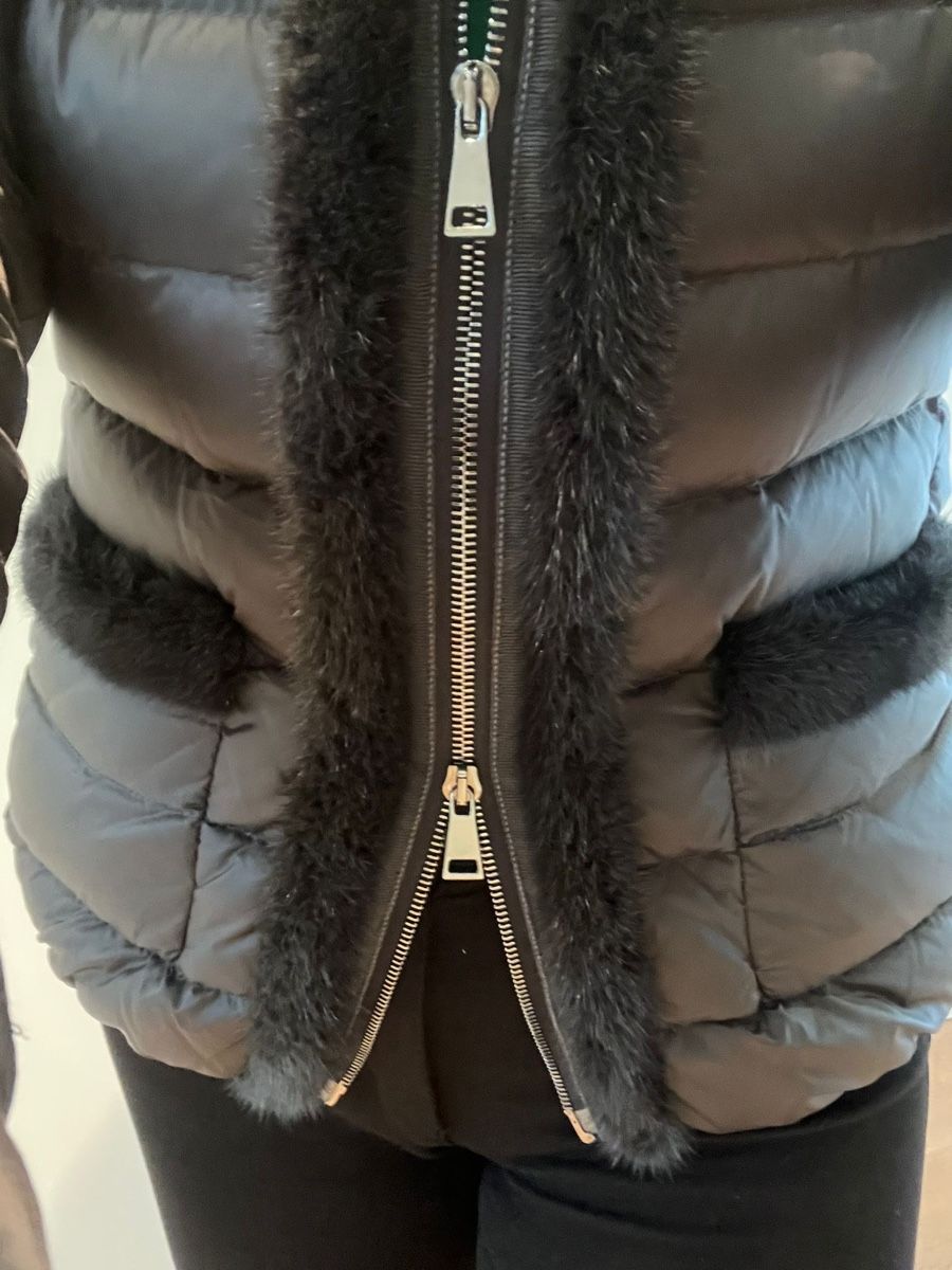 Moncler Giacche: Moncler Daunenjacke mit Nerzbesatz – Nuovo (secondo la descrizione) da Wangen b. Olten venduto da jade.b 3