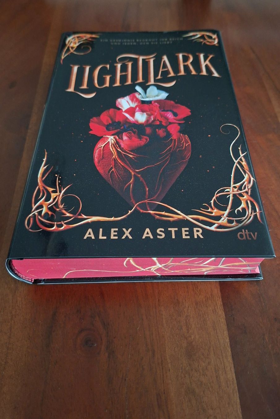 Livres: Lightlark – D'occasion à Winterthur par Neko4