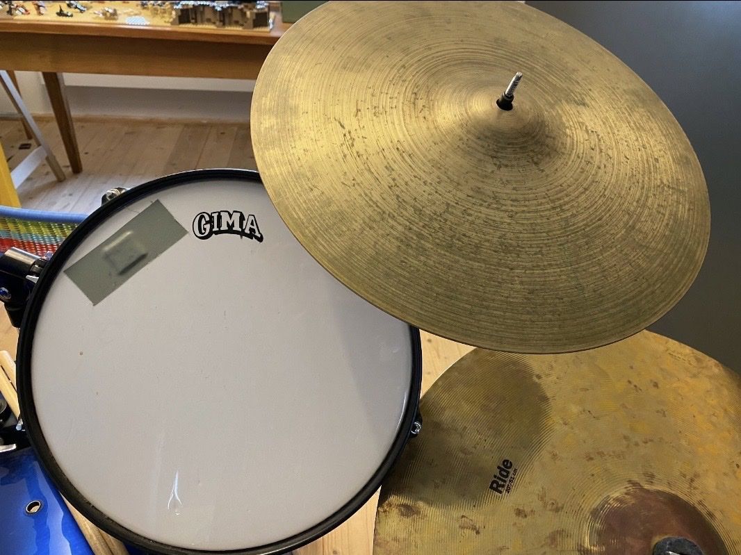 Strumenti musicali: Schlagzeug  – Usato da Balsthal venduto da Apfelkorn82