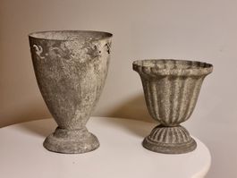 2  Metall-Pflanzgefäße / Übertöpfe, Set, Antik Stil