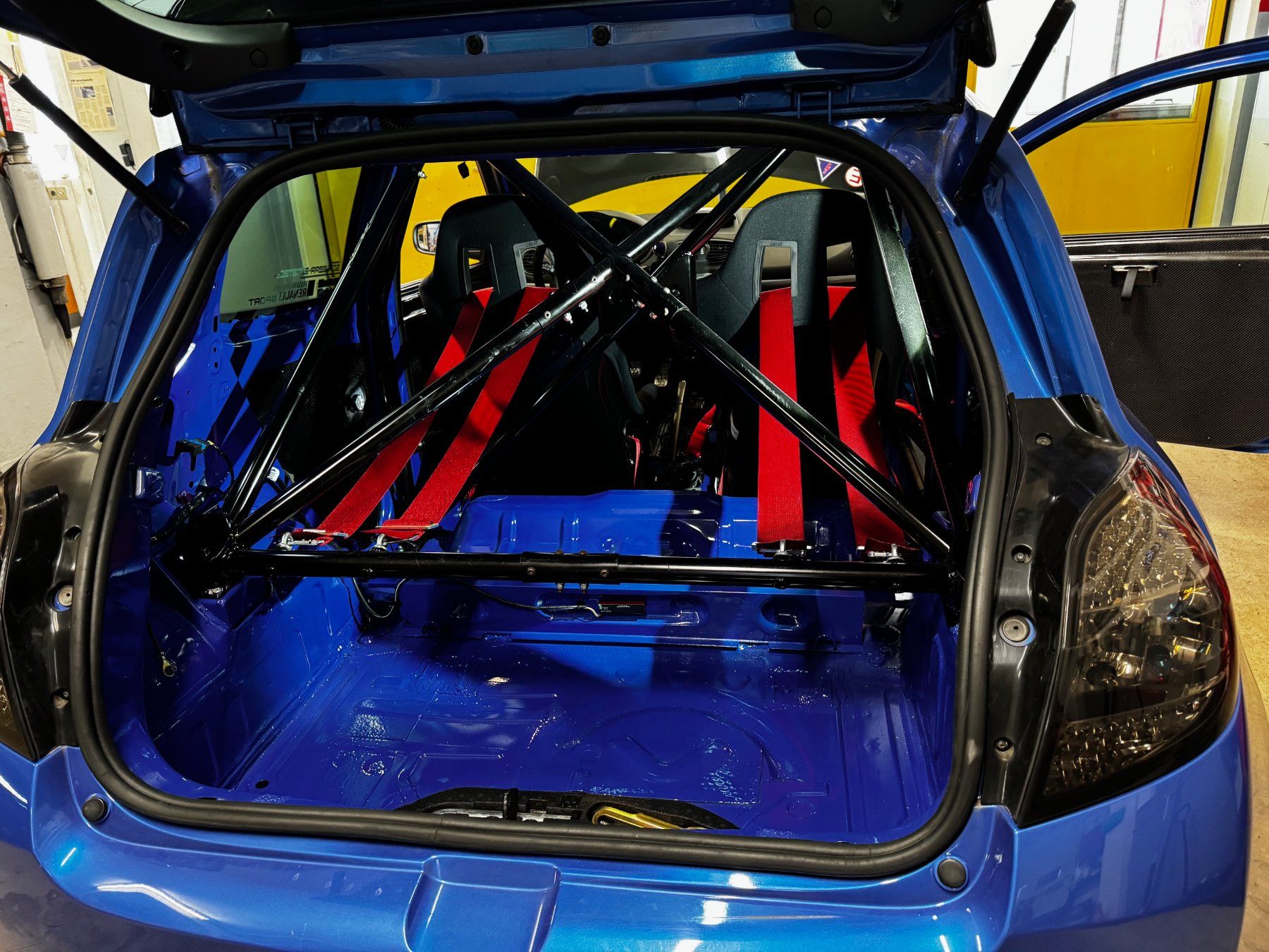 Renault Automobili: Renault Clio3 RS Spezial Tracktool – Usato da Basel venduto da Bonovox01 1