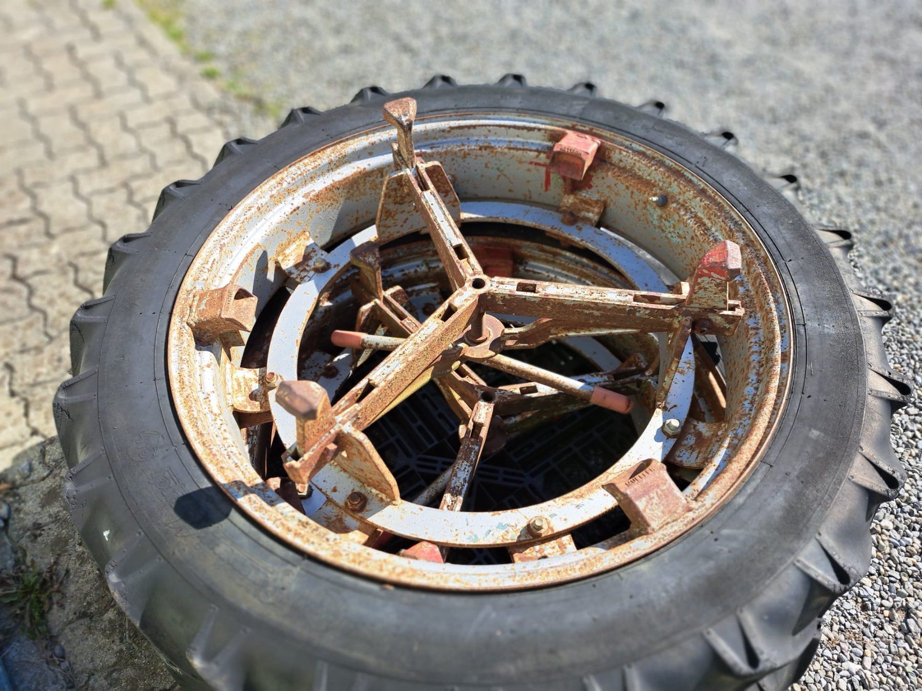 Pneumatici & Ruote complete: 1 Paar Doppelräder 9,5 R36 Müller System – Usato da Buttwil venduto da obelix-idefix