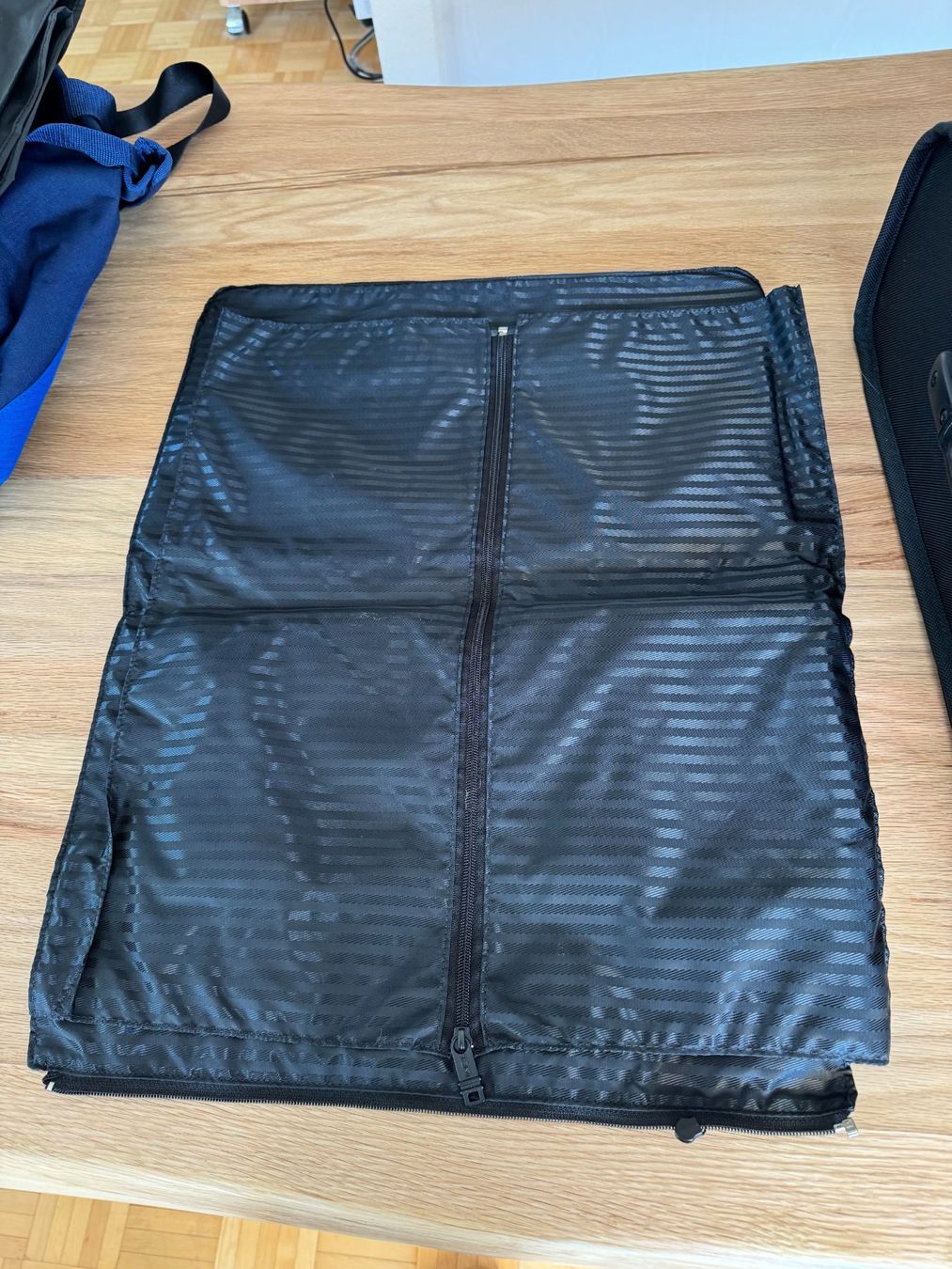 Valises de voyage: Rollkoffer schwarz guter Zustand – D'occasion à Gais par mmu_bl6k 4