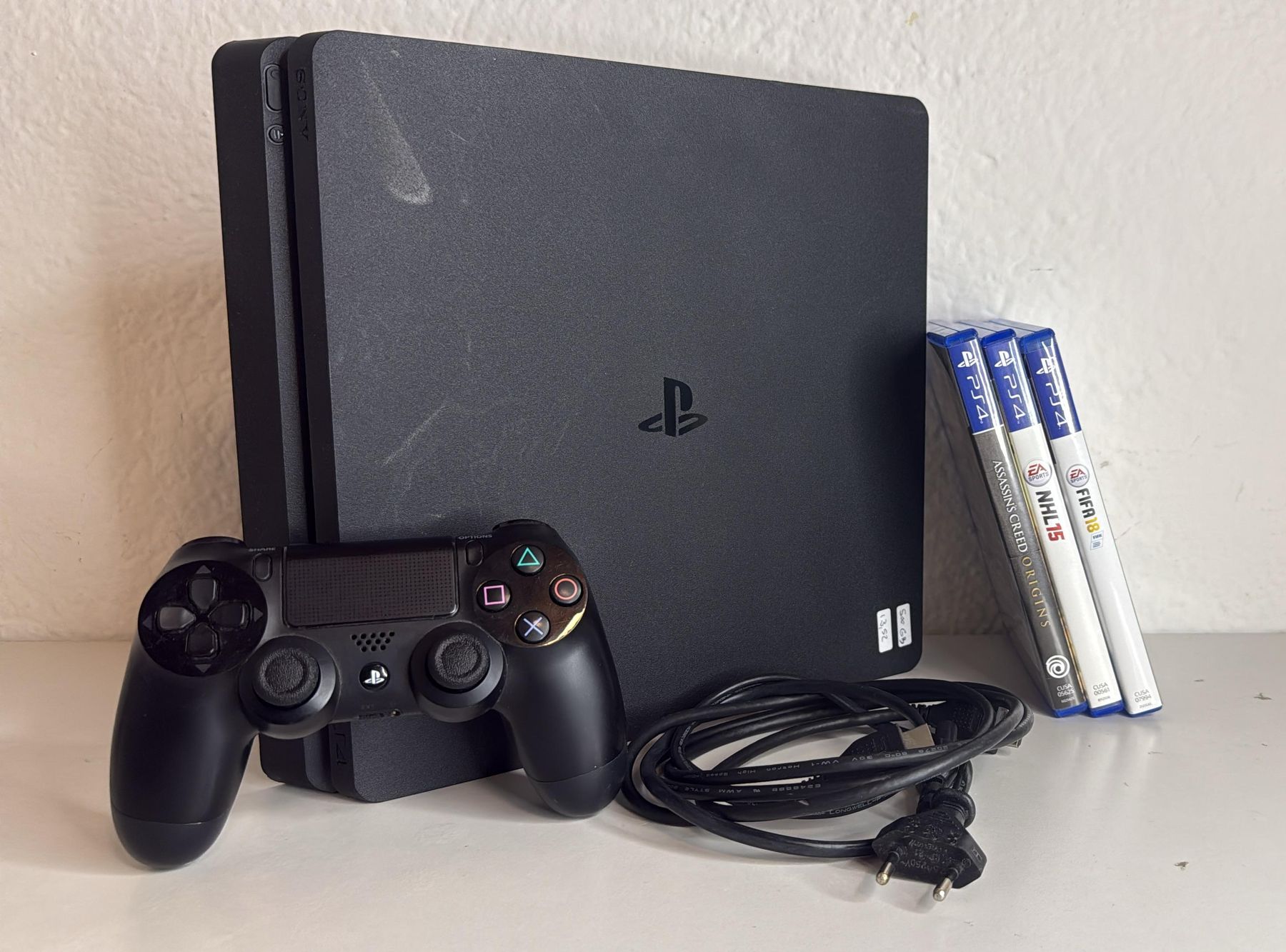 Sony Console: PlayStation 4 Slim 500GB mit 3 Spielen und Controller – Usato da Ehrendingen venduto da lax21 2
