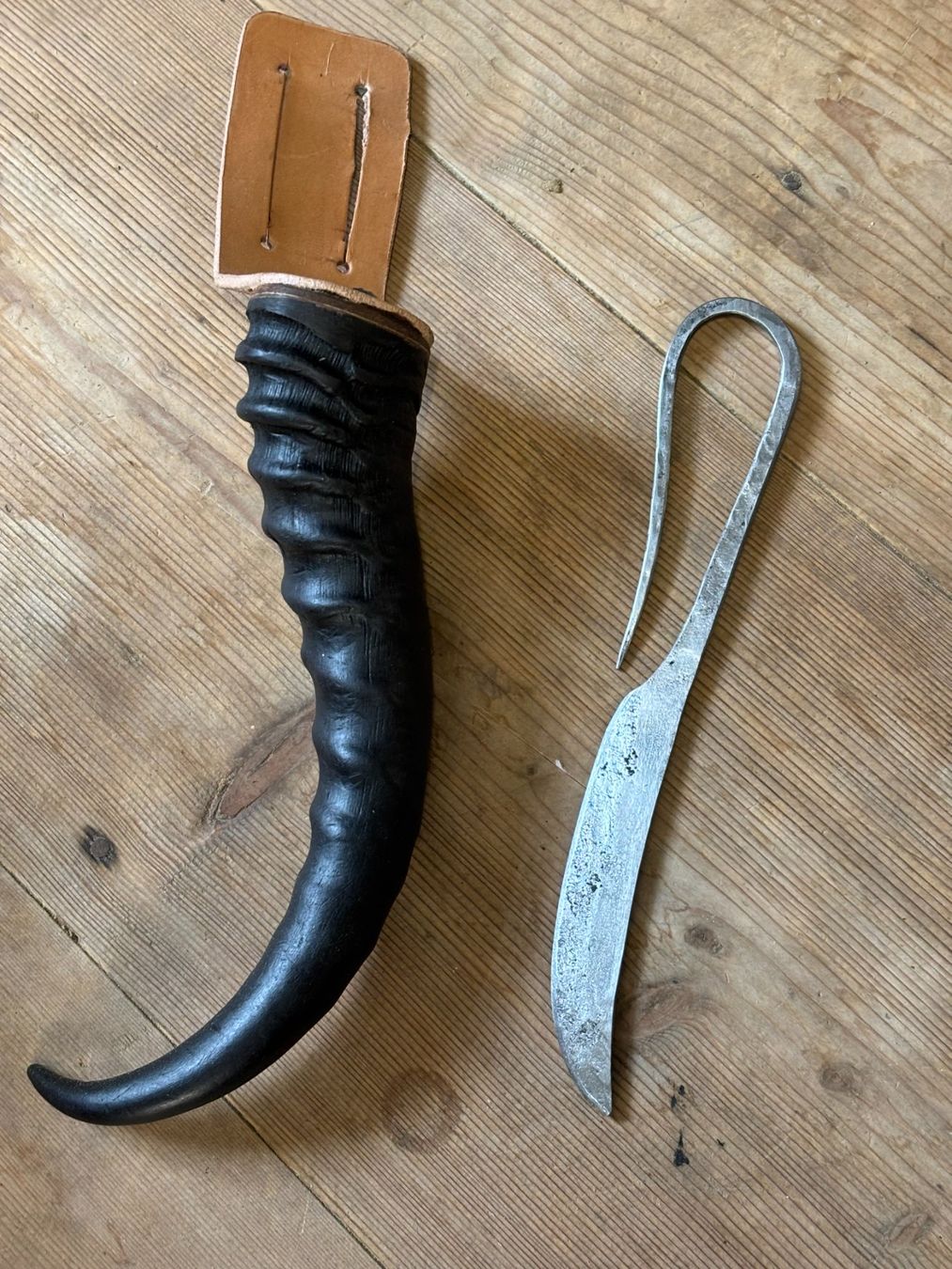 Posate: Wunderschön geschmiedetes Messer mit Horn-Scheide (Unikat) – Usato da Berneck venduto da danilo5561 1