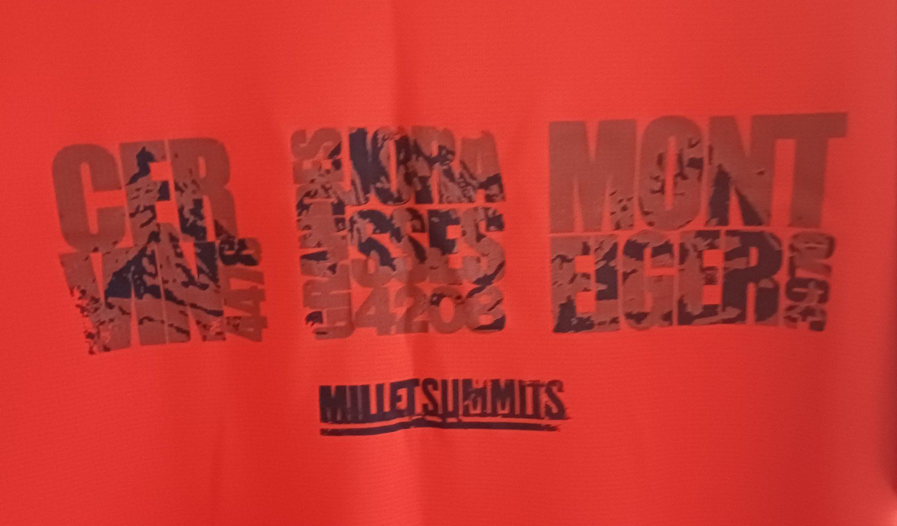 Millet T-Shirts: T-shirt rouge, Millet, taille S – Gebraucht aus Genève von cle_vk5j 1