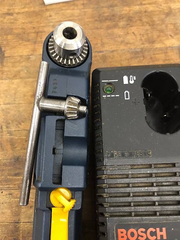 Bosch Perceuses: BOSCH Winkelschraubber – D'occasion à Adliswil par Pfiff2204 1