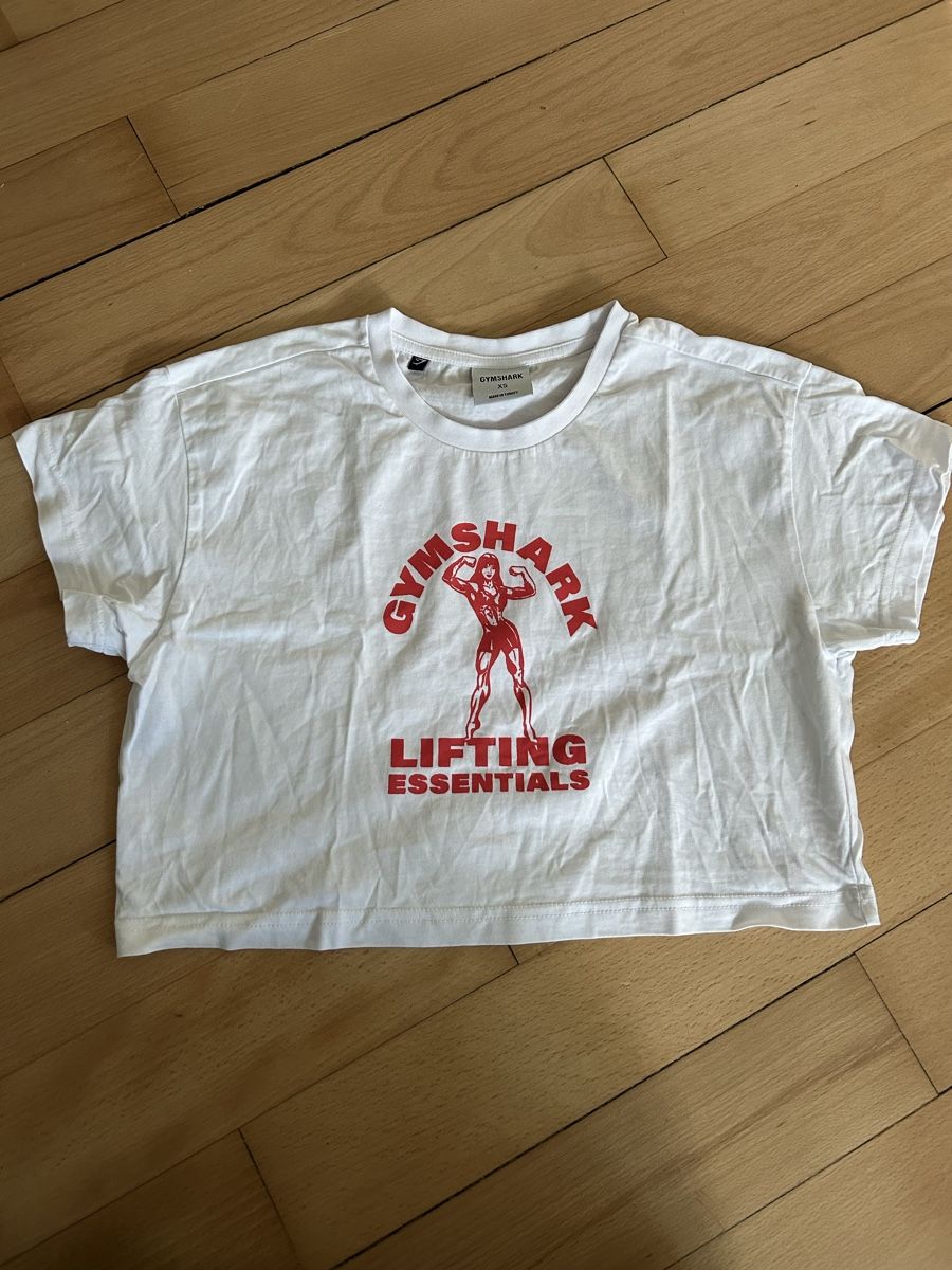 Gymshark T-Shirts: Crop Top Shirt Gymshark – Neu (gemäss Beschreibung) aus Bern von xen_s2sl
