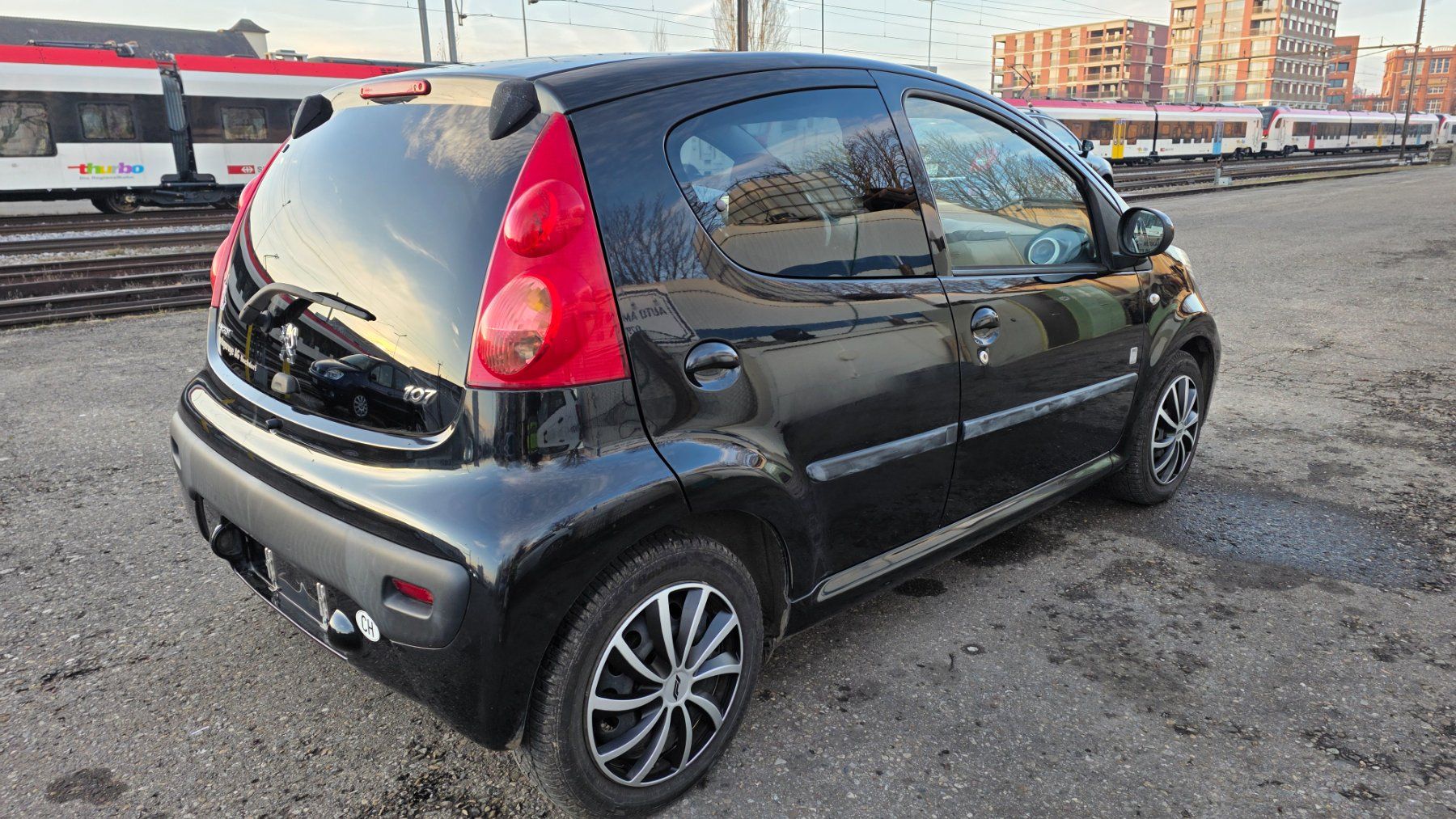 Peugeot Automobili: Peugeot 107 Swiss edition – Usato da Arbon venduto da Tropxe. 3