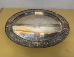 Versilbert serviert Tablette