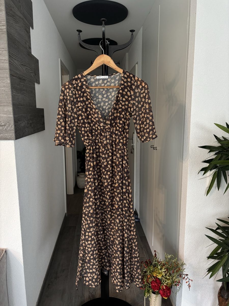 Pull&Bear Vestiti: Robe fleurie Pull&Bear Taille S - Parfaite pour l'été! – Nuovo (secondo la descrizione) da Savièse venduto da aly_zc2h