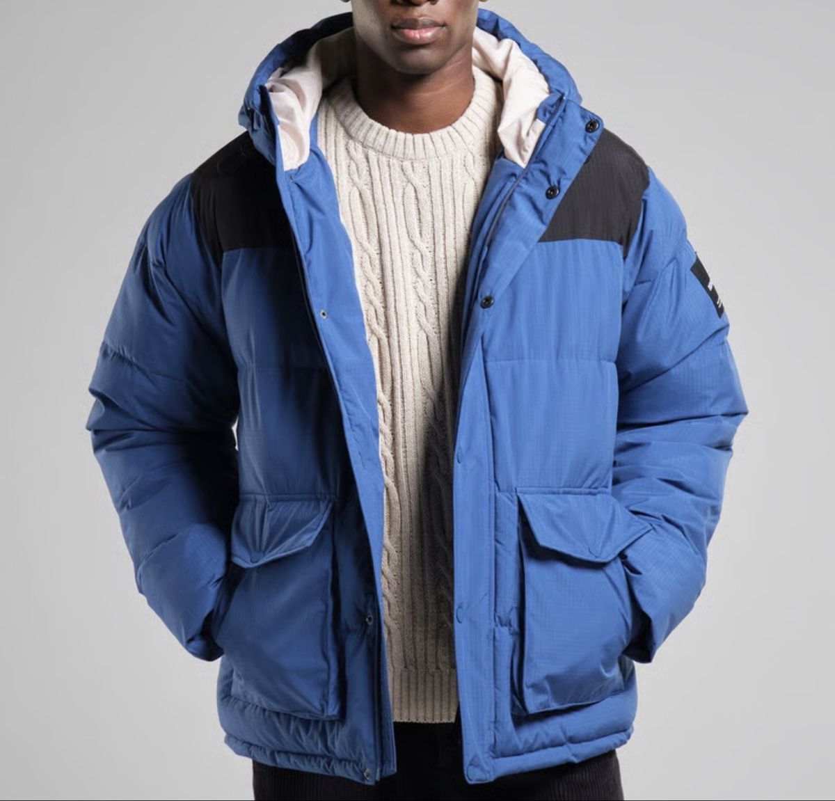 Giacche: Dedicated Puffer Jacket Vasa True Blue Grösse L – Nuovo e nell'imballaggio originale da Küsnacht ZH venduto da thirtytwo 7