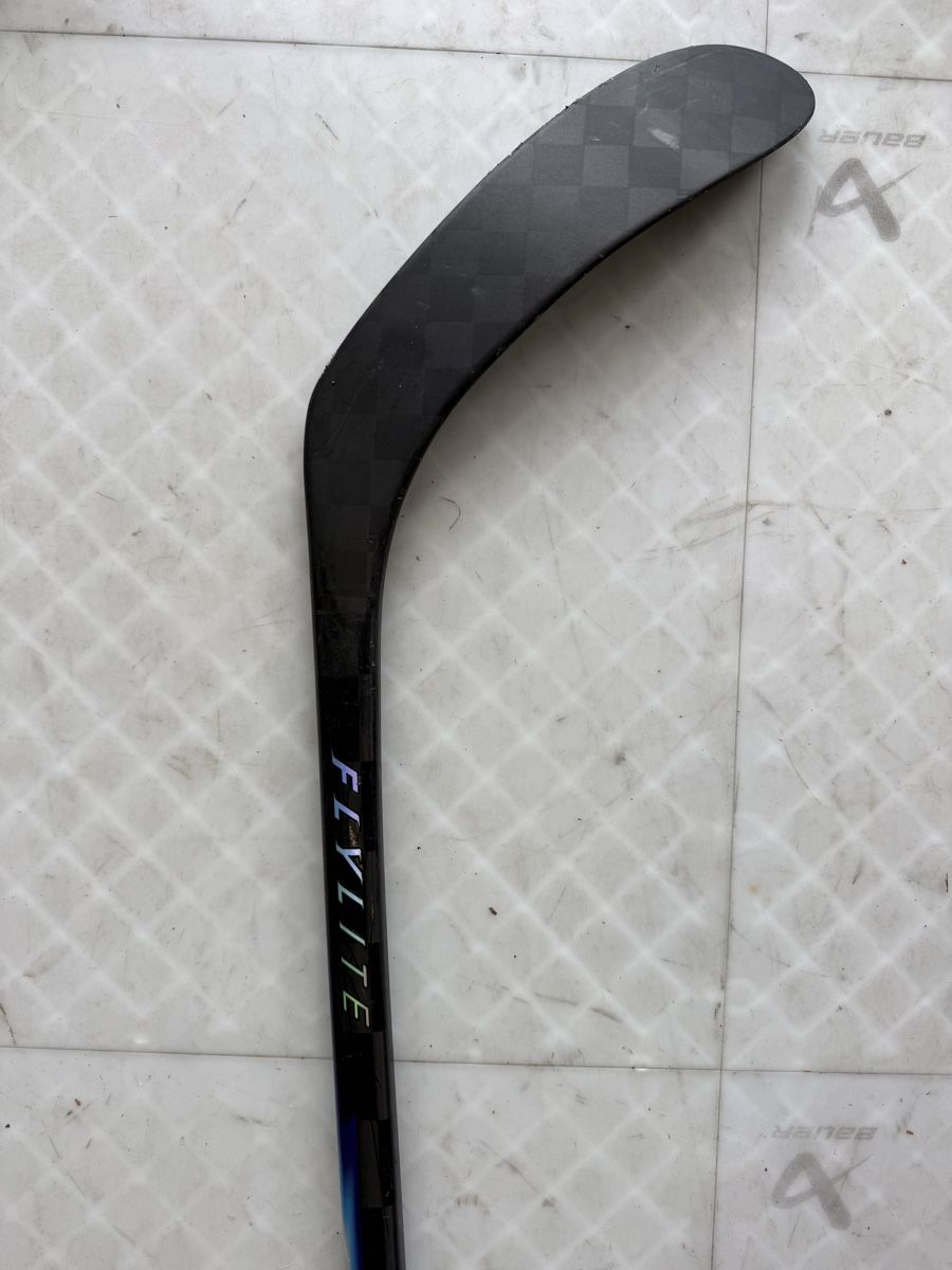 Bauer Bastoni & Pale: Bauer Flylite Junior Eishockeystock Flex 40 P28 – Usato da Schafisheim venduto da creation_6000