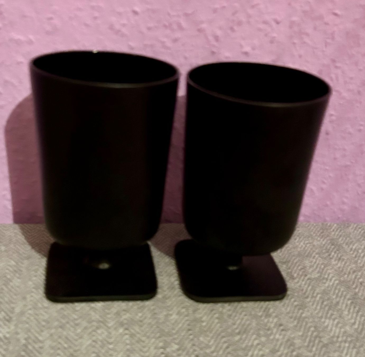 Bicchieri: Deux verres noirs élégants – Usato da Petit-Lancy venduto da Pierre_le_voyageur 1
