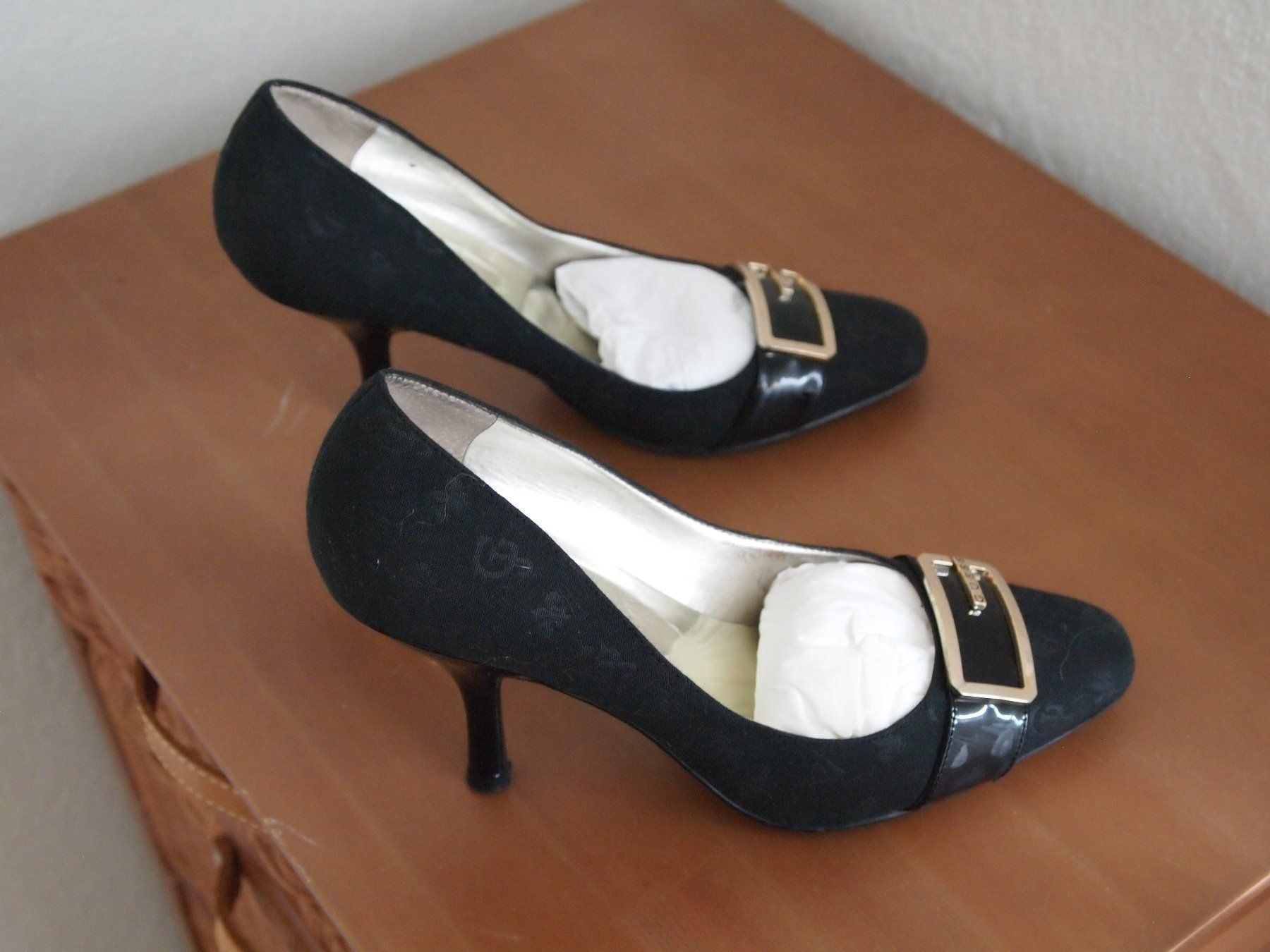 Scarpe da donna: Guess Leder/Stoff Pumps – Usato da Volketswil venduto da ald_2x9b 2