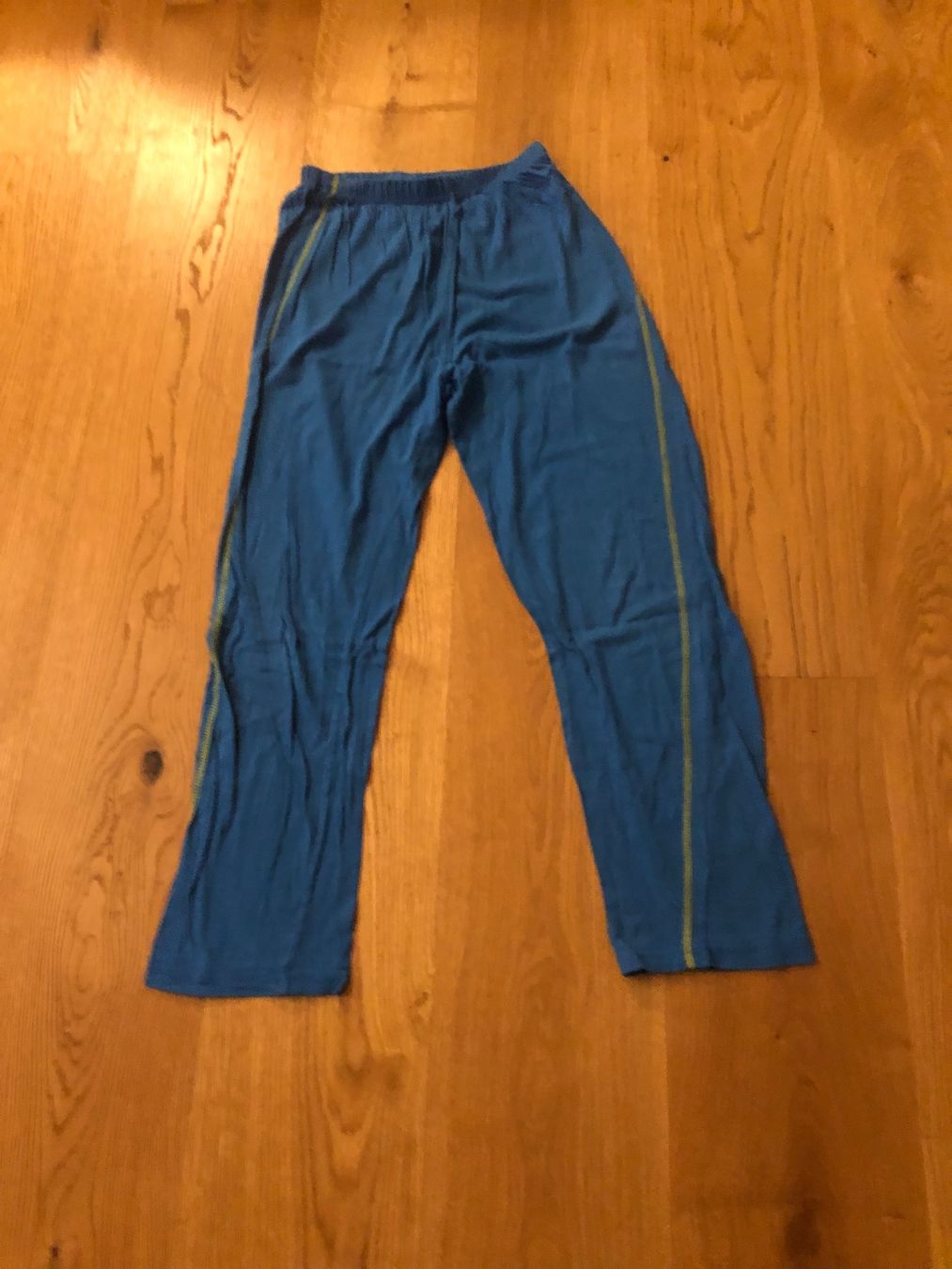 Pigiama & Simili: PYJAMA Campus 152 – Usato da Wattwil venduto da jopara 1