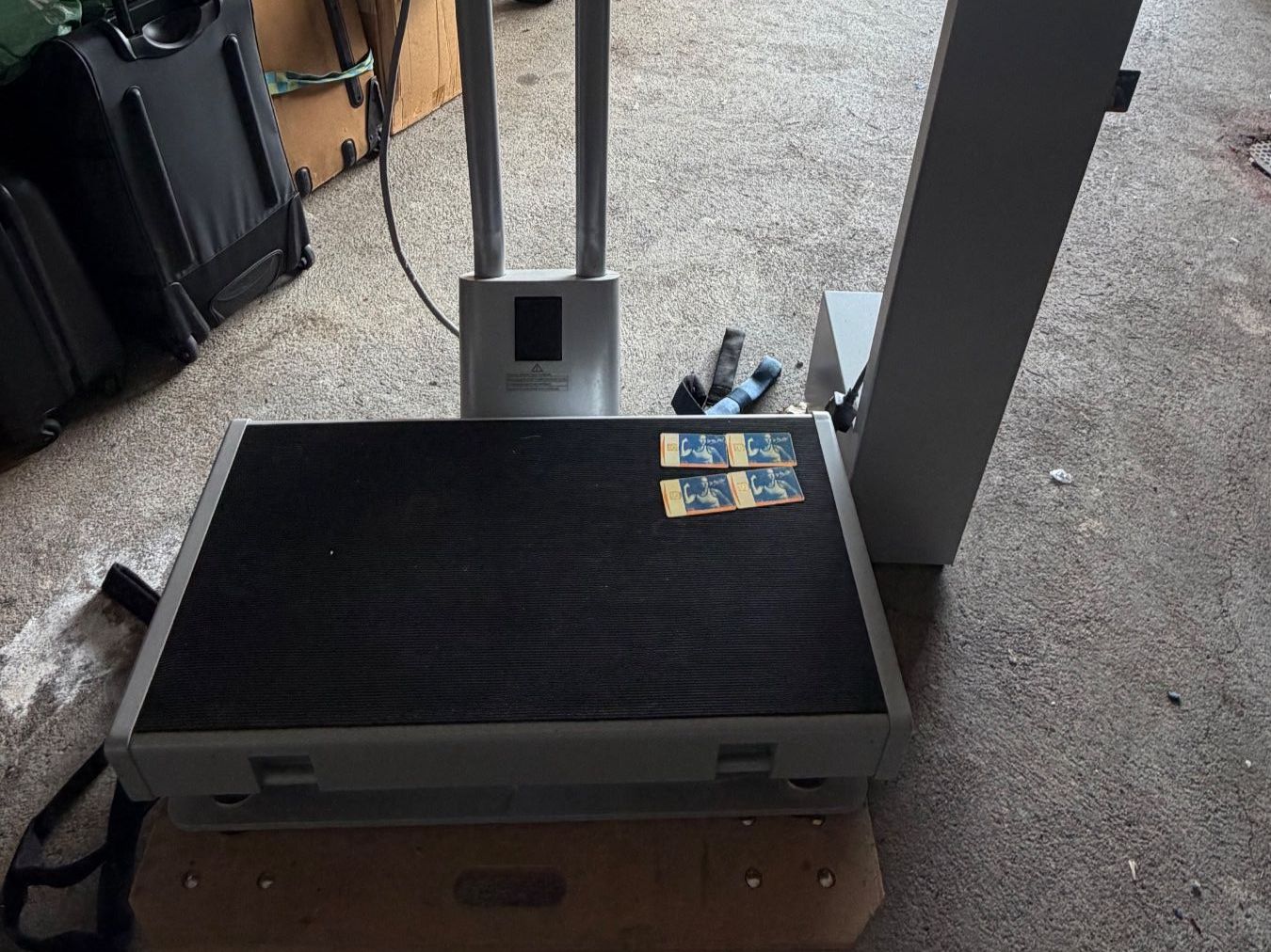 Hometrainer: FitVibe-Vibrationsplatte  (Excel-Pro) – Usato da Richterswil venduto da BumeRwil 1