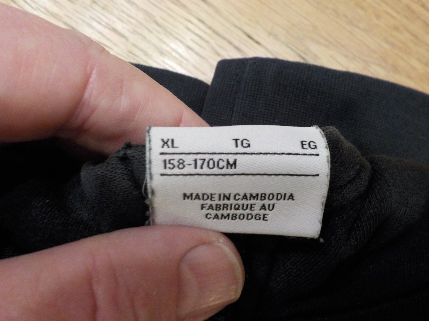 Nike Lotti di vestiti: Kleiderpaket 2teilig Grösse 158-170 – Usato da Zürich venduto da piervier4 7