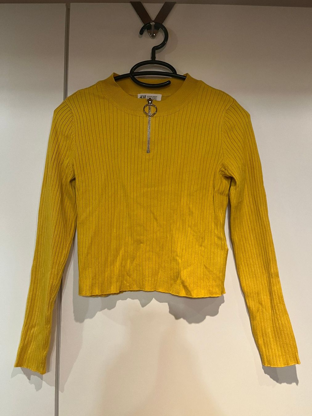 H&M Camicette, T-shirt & Top: HM Longsleeve, Gelb – Usato da Hombrechtikon venduto da lena_sulzer