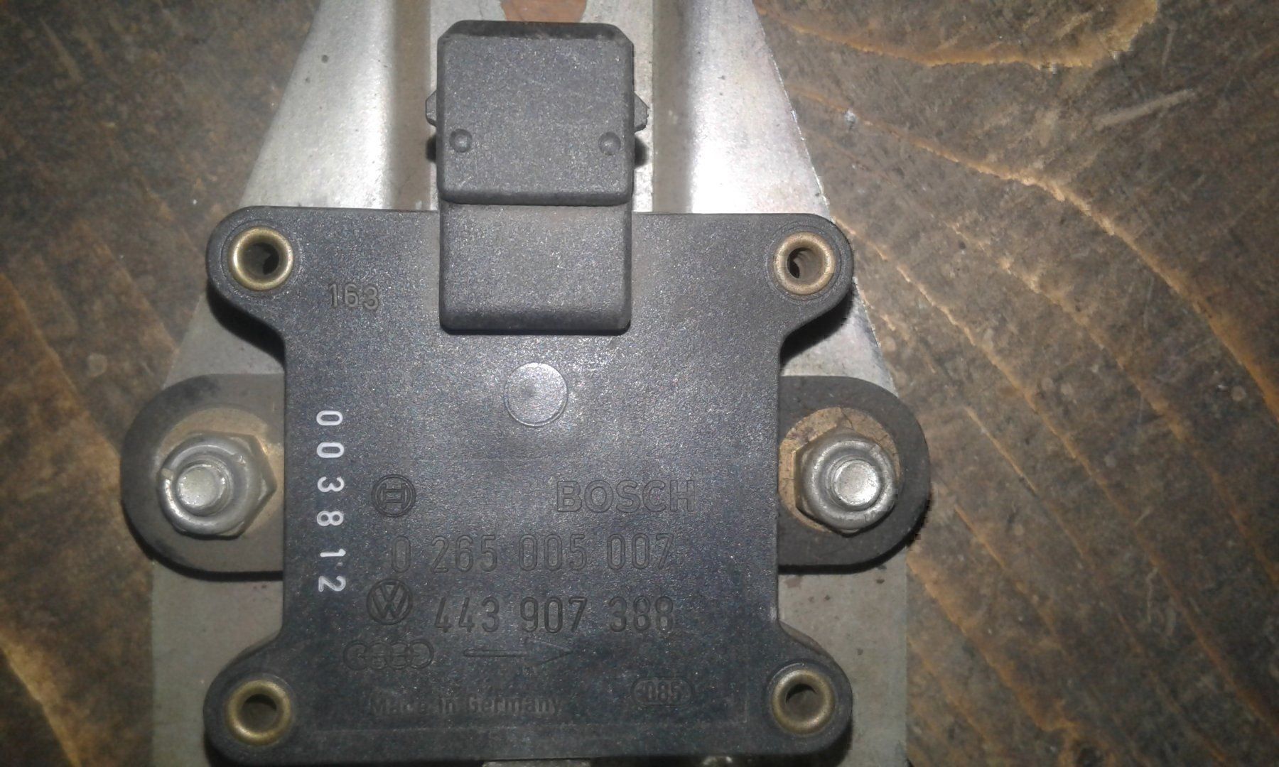 Audi Toutes les pièces auto: Audi ABS Beschleunigungssensor 443907388 – D'occasion à Rothenthurm par DS12A