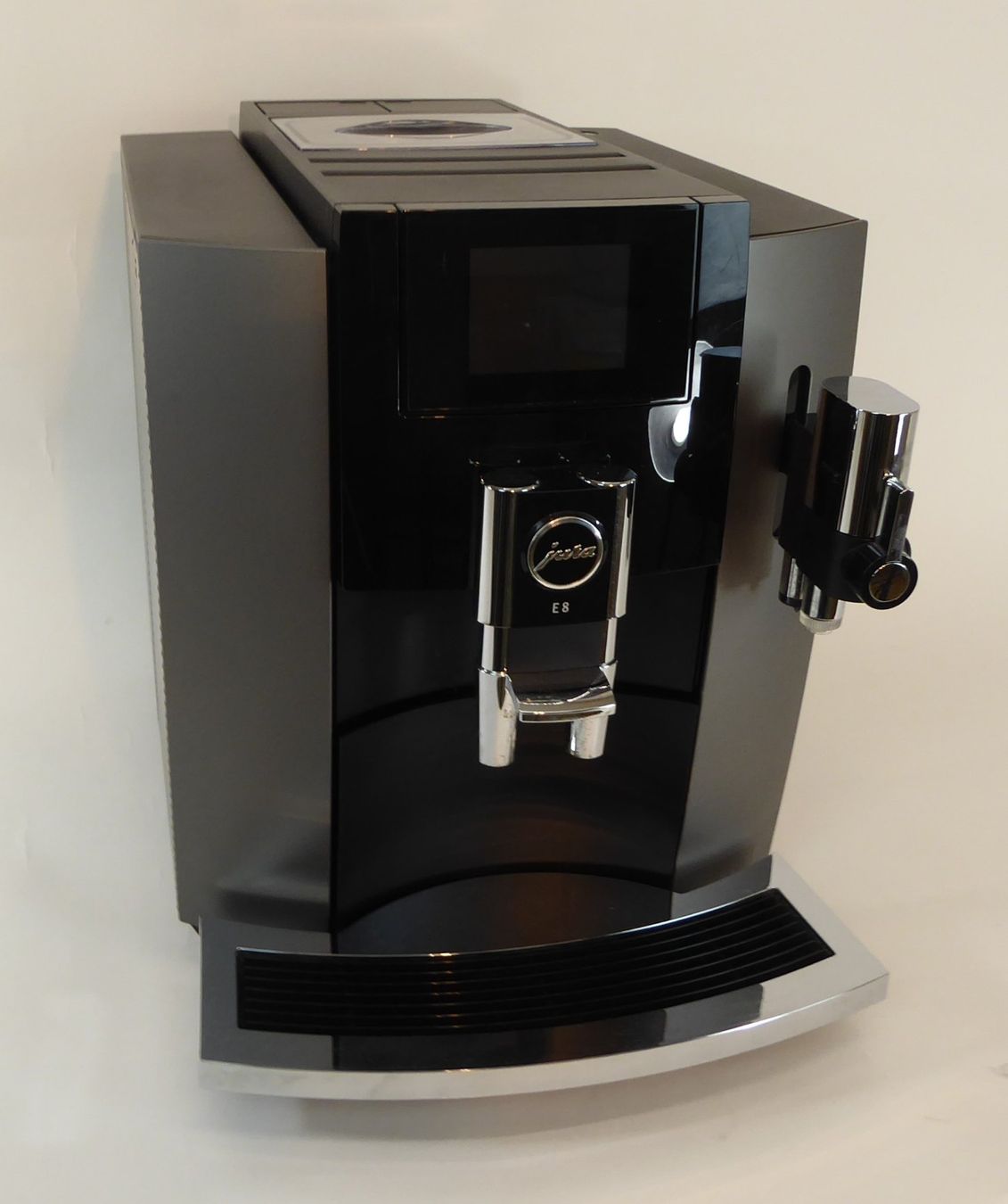 Jura Macchine per caffè & Macchine per espresso: Jura E 8 Kaffeemaschine voll Automat – Usato da Bern venduto da blaukreuz-brocki_BE 2