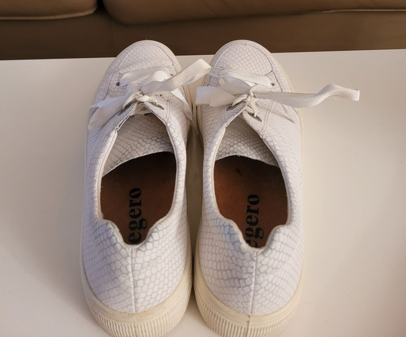 Scarpe da donna: Damen Leder Sneacker gr.37.5 – Usato da Cham venduto da Primles 3
