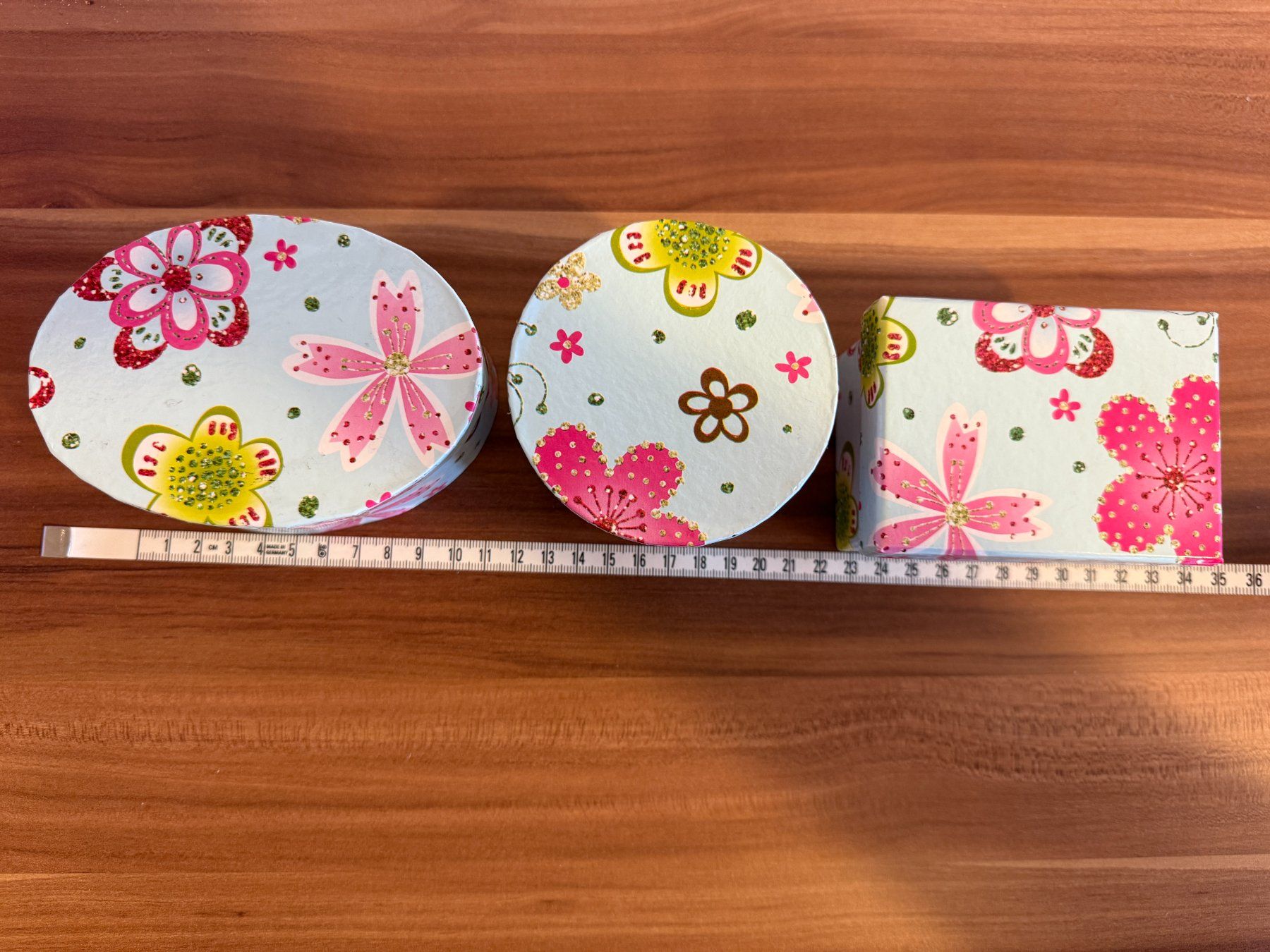 Autres décorations & accessoires: 4 Deko-Boxen mit Blumenmuster, ideal als Geschenkboxen – Neuf (Voir description) à Flawil par knallfix69 3