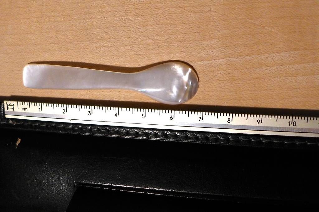 Löffel: Wunderschöner kleiner Löffel aus Perlmutt – Neu und originalverpackt aus Ebnat-Kappel von Jonezy 2