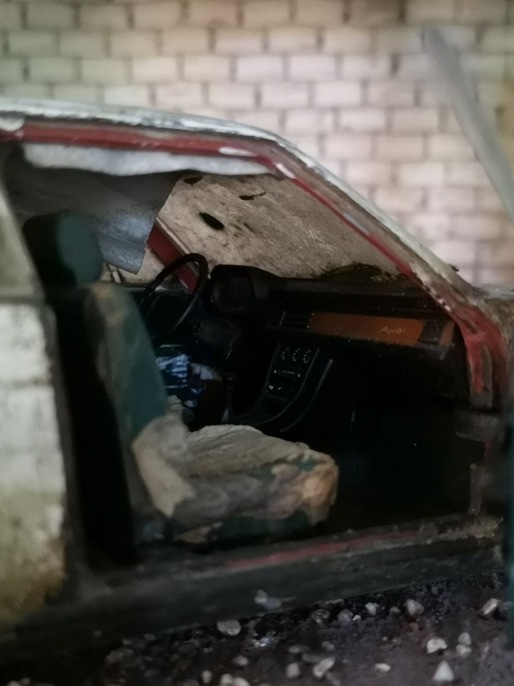 Audi Modellautos: 1:18 Audi 100 "Scheunenfund" - Unikat – Gebraucht aus Niederbipp von kevintifu20 3