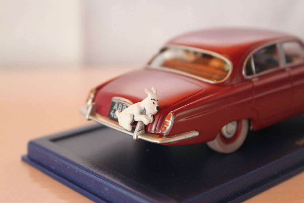 Voiture TINTIN le Taxi Bleu de Tintin l'Ile noire