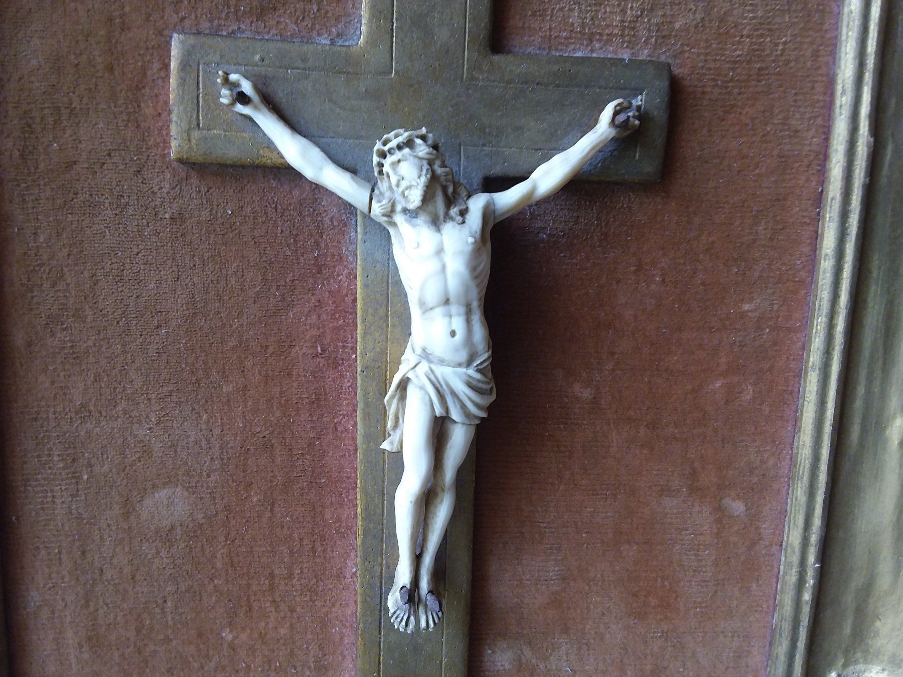 Statuette: Splendide Christ en croix "Dieppe" Crucifix – Usato da Chamoson venduto da Rbma 2