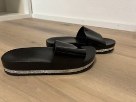 Pantoletten mit Strass und Plateau 37 UNGETRAGEN