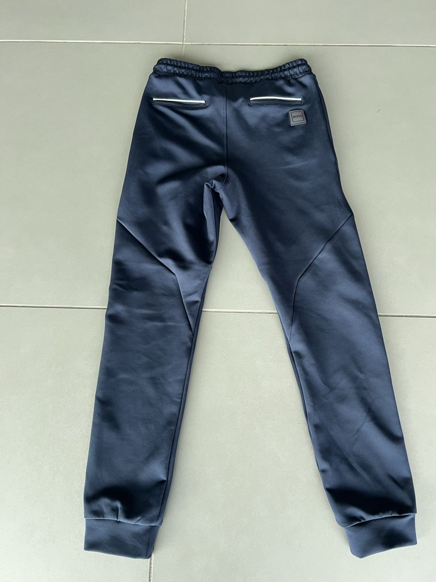 Hugo Boss Pantalons: Boss - training - 12 ans – D'occasion à Ste-Croix par Caramel31 2